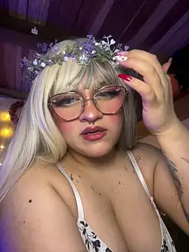 SophiaWeestt99 online show from February 15, 2026, 5:37 am