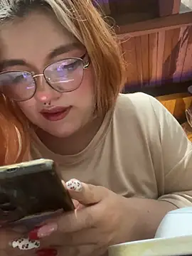 SophiaWeestt99 online show from March 3, 2026, 4:07 am