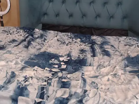 YoungVickyX online show from January 5, 2025, 11:04 am