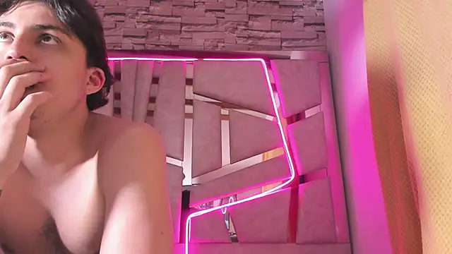 Snapshot of mia_and_austin chatting on November 7, 2025, 12:54 am mia and austin online show from November 7, 2025, 12:54 am