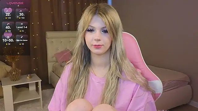 Snapshot of barbieee_b chatting on March 2, 2025, 7:43 am barbieee b online show from March 2, 2025, 7:43 am
