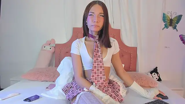 pretty aeri online show from September 12, 2025, 9:04 pm