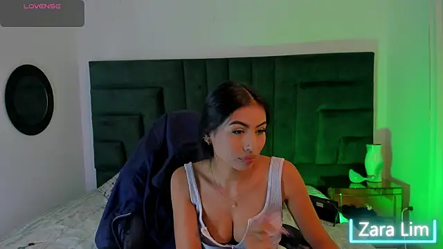 ZaraLim online show from January 13, 2026, 6:02 pm