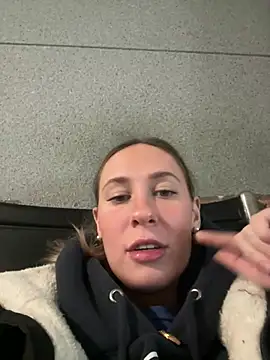 M1ssyk1ssy online show from January 22, 2025, 3:07 pm