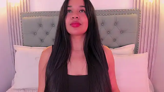 Snapshot of Aitana98_ chatting on February 12, 2025, 7:44 am Aitana98 online show from February 12, 2025, 7:44 am