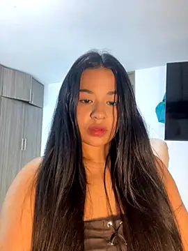 Snapshot of Aitana98_ chatting on October 27, 2025, 2:15 am Aitana98 online show from October 27, 2025, 2:15 am