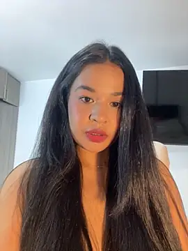 Snapshot of Aitana98_ chatting on November 2, 2025, 2:03 am Aitana98 online show from November 2, 2025, 2:03 am