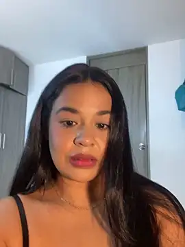 Snapshot of Aitana98_ chatting on November 10, 2025, 2:21 am Aitana98 online show from November 10, 2025, 2:21 am