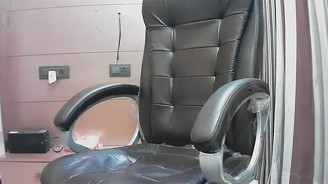 collage hoty online show from September 29, 2025, 8:13 pm