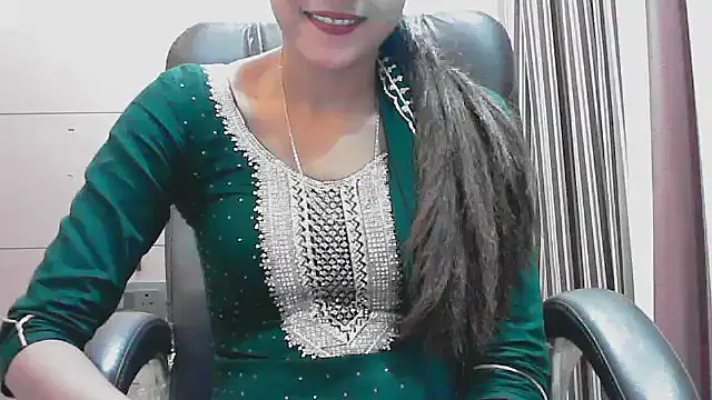 collage hoty online show from October 13, 2025, 4:51 pm