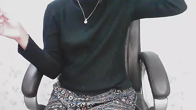 collage hoty online show from February 12, 2026, 2:39 am