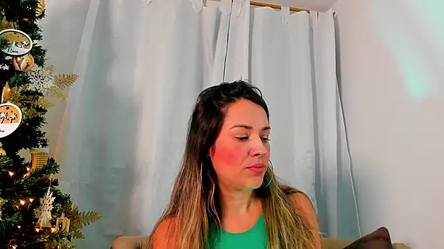 Snapshot of camilawm19 chatting on December 10, 2024, 10:49 am camilawm19 online show from December 10, 2024, 10:49 am