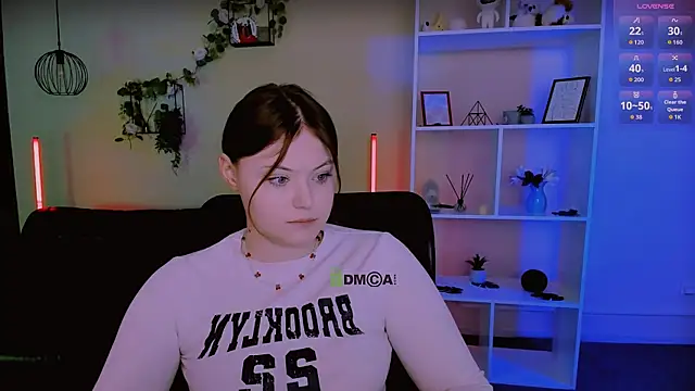 nikole kitt online show from May 25, 2026, 6:58 pm