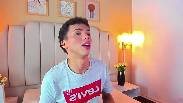 SEANTROYY online show from October 22, 2025, 4:13 am