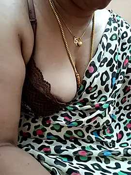 Snapshot of gaurika18 chatting on February 16, 2025, 12:19 am gaurika18 online show from February 16, 2025, 12:19 am