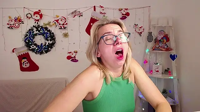 Snapshot of VasilisaSii chatting on December 25, 2024, 12:47 pm VasilisaSii online show from December 25, 2024, 12:47 pm