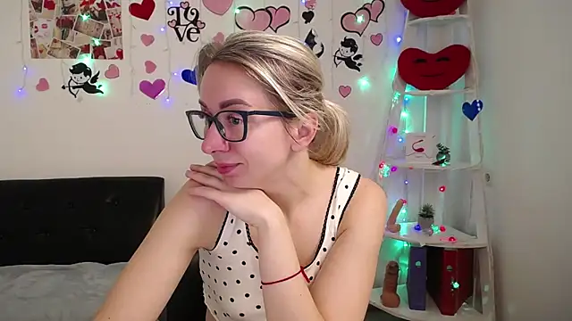 Snapshot of VasilisaSii chatting on February 5, 2025, 6:24 am VasilisaSii online show from February 5, 2025, 6:24 am