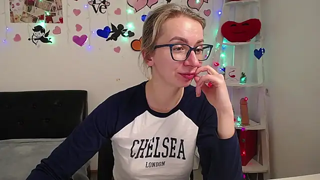 Snapshot of VasilisaSii chatting on February 12, 2025, 12:33 pm VasilisaSii online show from February 12, 2025, 12:33 pm