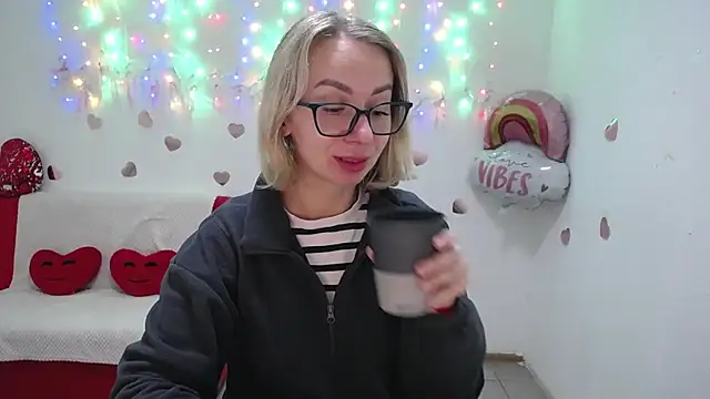 Snapshot of VasilisaSii chatting on October 5, 2025, 5:06 am VasilisaSii online show from October 5, 2025, 5:06 am