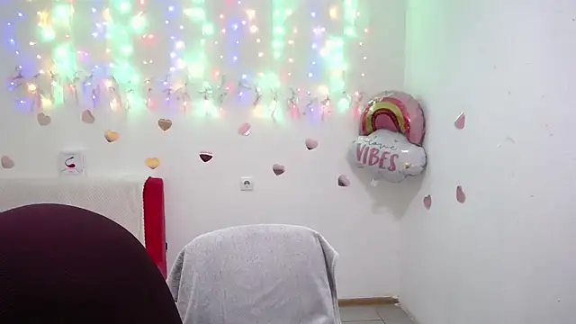 Snapshot of VasilisaSii chatting on October 13, 2025, 5:18 am VasilisaSii online show from October 13, 2025, 5:18 am