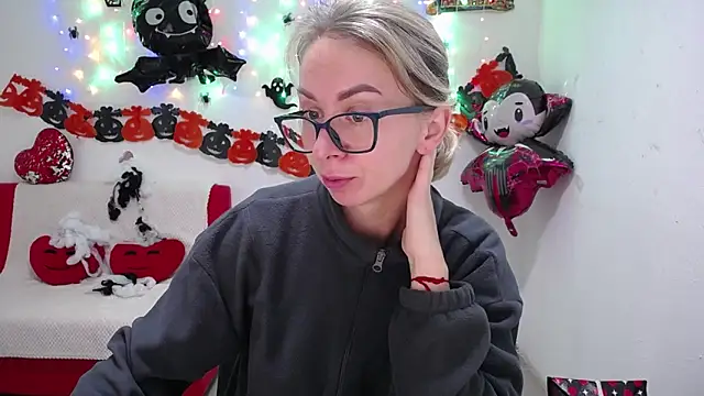 Snapshot of VasilisaSii chatting on October 27, 2025, 6:06 am VasilisaSii online show from October 27, 2025, 6:06 am