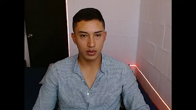 Snapshot of Davixx258 chatting on February 3, 2025, 4:10 pm Davixx258 online show from February 3, 2025, 4:10 pm