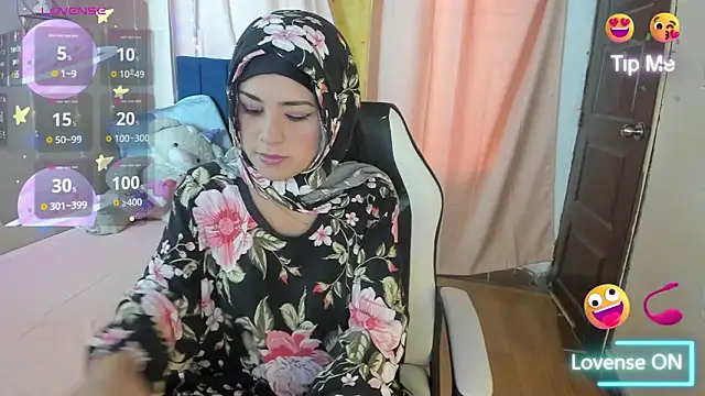 Snapshot of AliaAsad chatting on January 15, 2025, 7:34 pm AliaAsad online show from January 15, 2025, 7:34 pm