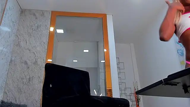 Keila Mendoza online show from March 6, 2025, 9:09 pm