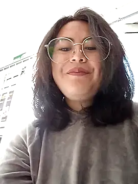 lara moon25 online show from December 7, 2024, 1:40 pm