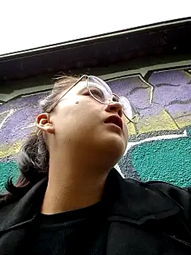 lara moon25 online show from December 12, 2024, 3:27 pm