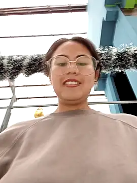 lara moon25 online show from January 5, 2025, 8:21 pm