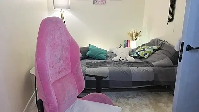 Lill Mary online show from October 12, 2025, 2:10 am