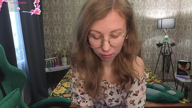 Lill Mary online show from March 12, 2026, 3:23 am