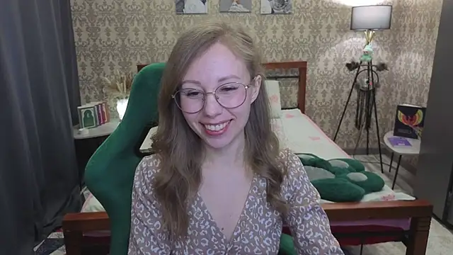 Lill Mary online show from April 10, 2026, 3:34 am