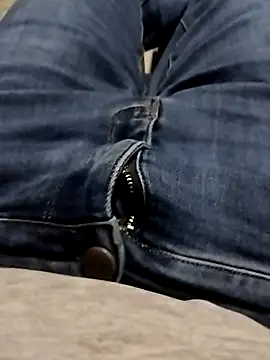 catopper0001 online show from November 7, 2025, 10:10 pm