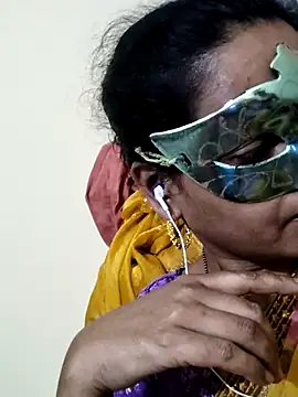 anuradha1432 online show from March 20, 2025, 12:53 pm