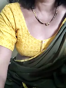 anuradha1432 online show from November 26, 2025, 8:04 am