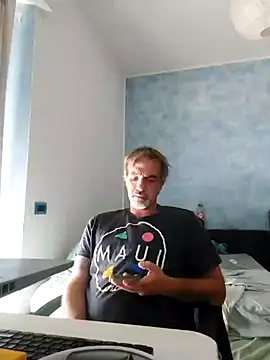 Snapshot of Marcolino183 chatting on June 22, 2026, 12:24 pm Marcolino183 online show from June 22, 2026, 12:24 pm