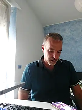 Snapshot of Marcolino183 chatting on July 26, 2026, 5:04 am Marcolino183 online show from July 26, 2026, 5:04 am