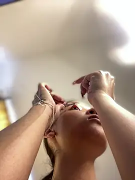 baby lizy online show from April 22, 2026, 8:54 pm