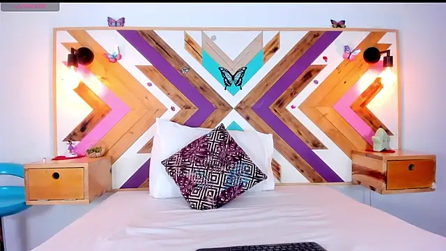 Katia Wilson online show from October 1, 2025, 7:53 pm