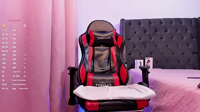 Snapshot of aronvillegas chatting on December 6, 2024, 1:55 pm aronvillegas online show from December 6, 2024, 1:55 pm