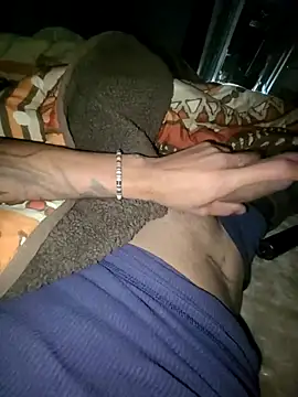 Snapshot of LargeDominoes chatting on March 3, 2026, 6:41 am LargeDominoes online show from March 3, 2026, 6:41 am