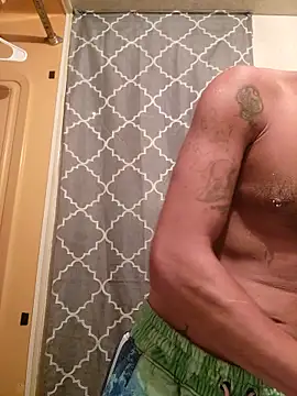 LargeDominoes online show from April 6, 2026, 4:46 am