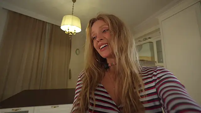 HeyBananas online show from November 16, 2025, 6:02 pm