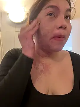 WhiteWomen online show from September 28, 2025, 7:08 pm