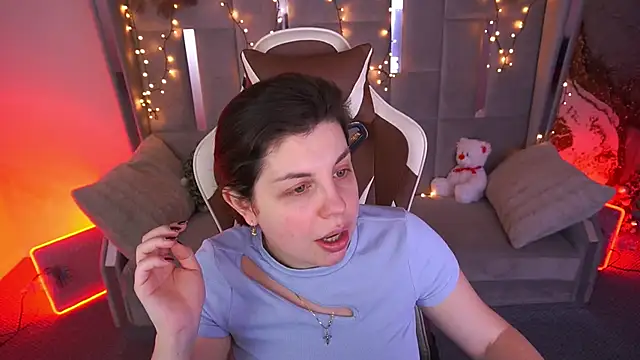 MirandaWong online show from February 7, 2026, 6:50 am