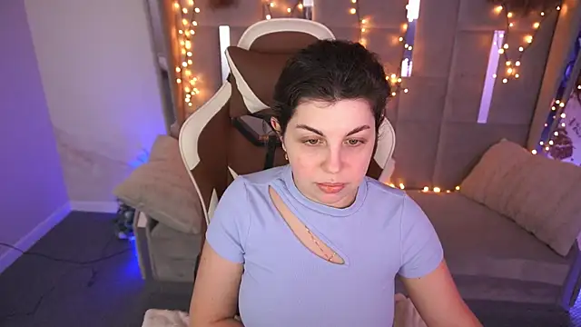 MirandaWong online show from February 15, 2026, 6:54 am