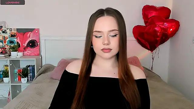 Snapshot of LittleKiitten chatting on June 11, 2026, 2:26 pm LittleKiitten online show from June 11, 2026, 2:26 pm