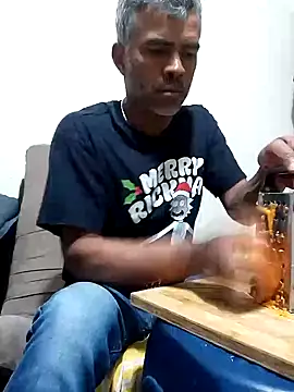 Snapshot of yourprivateproperty chatting on September 23, 2025, 11:08 pm yourprivateproperty online show from September 23, 2025, 11:08 pm